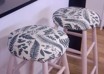 A Perfect Pair - Makeover Time for two old Bar Stools with Fusion Mineral Paint