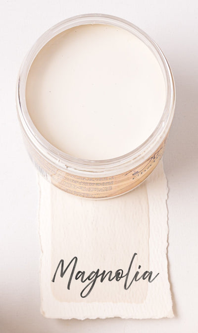 Chalk Mineral Paint - MAGNOLIA

Introducing MAGNOLIA , Part of our Southern Routes Collection- Establishes 2025!

Inspired by the elegance of blooming magnolias, this soft off-white colour carries a touch of warm creaminess, adding subtle charm to any piece.