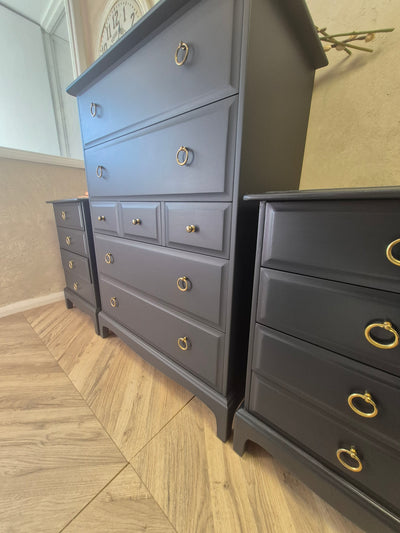 Stag Minstrel Chest of Drawers Set

Stag furniture is renowned for its exceptional quality, these drawers are no exception.

This set of 3 drawers have been professionally painted with Fusion Mineral Paint in Ash with Fusion Ultra Guard in Flat as a tough top coat. It boasts it's original hardware and is in excellent, solid condition.&nbsp;