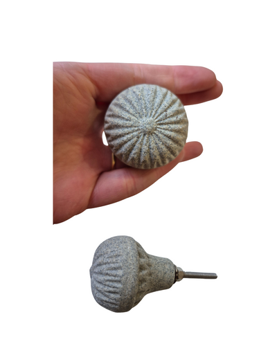 GREY PATTERNED
Set of 3
Drawer knob

Each Knob is ~4cm wide 4cm deep.

Screw thread length 3.54cm

These grey ceramic door knobs offer a subtle yet sophisticated touch to any space. Featuring an intricate patterned effect, they combine timeless elegance with modern design. The cool finish of the grey concrete-like ceramic contrasts beautifully with the textured detailing, making these knobs a perfect blend of style and function. Ideal for adding a refined, understated accent to doors in both contemporary an