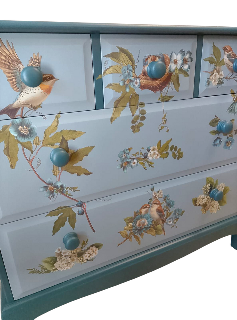 Stag Minstrel Chest of Drawers- Medium

Stag furniture is renowned for its exceptional quality, these drawers are no exception.

It has been painted with Fusion Homestead Blue and Paisley with Fusion Ultra Guard in Flat. It has been accented with the Redesign with Prima Transfer &