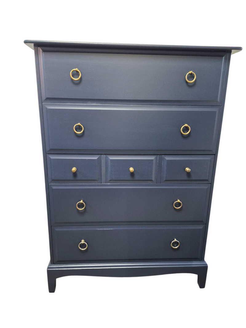 Stag Minstrel Tallboy | Midnight Blue

1X Tallboy

Stag furniture is renowned for its exceptional quality. The Minstrel range is made from African Cherry.

This set of 3 drawers have been professionally painted with Fusion Mineral Paint in Midnight Blue and finished with Fusion Ultra Guard in Flat. It boasts it&